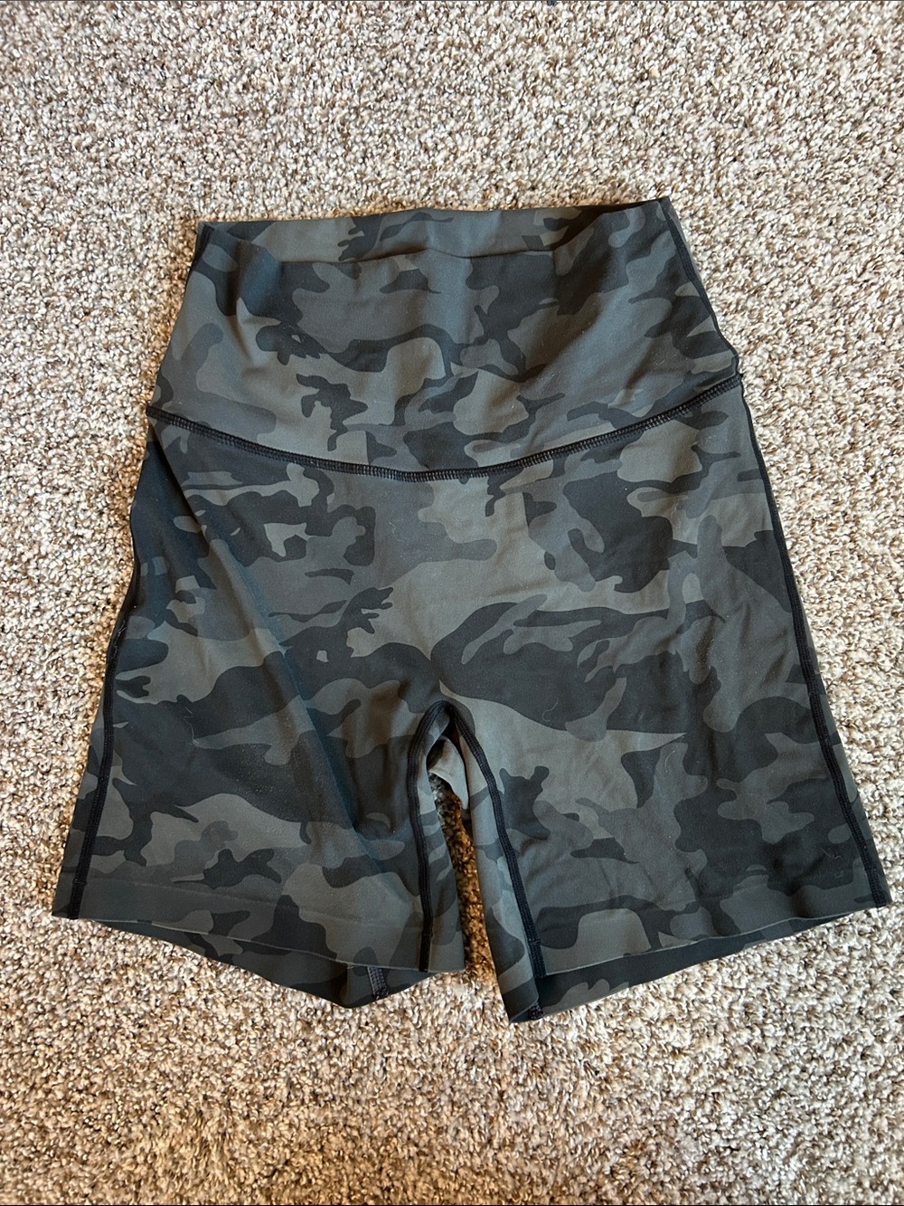 High-Waist Camo Women’s LSKD elixir shorts 6/M